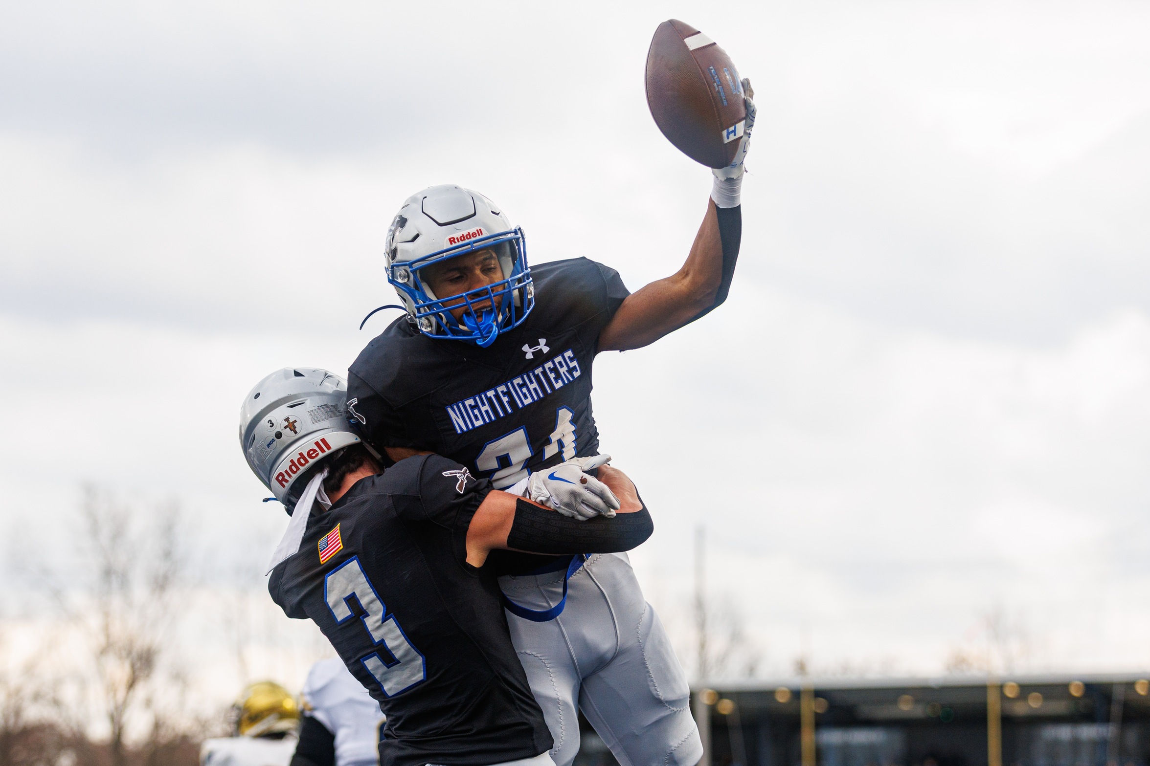 No. 21 Cougars Overpower Eagles 63-20 on Senior Day