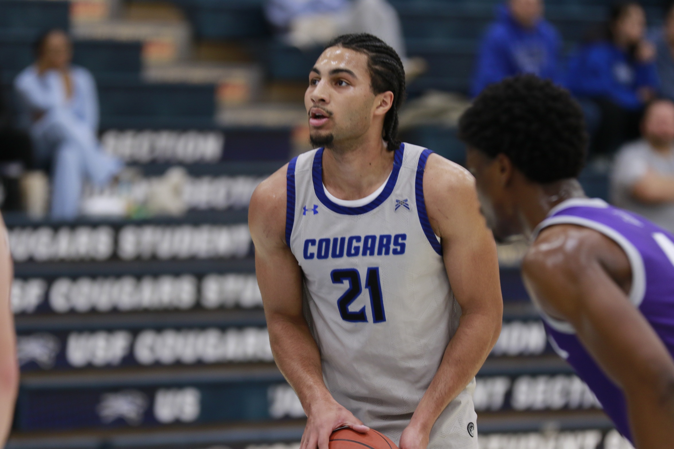 Cougars Edged in Road Matchup at Taylor