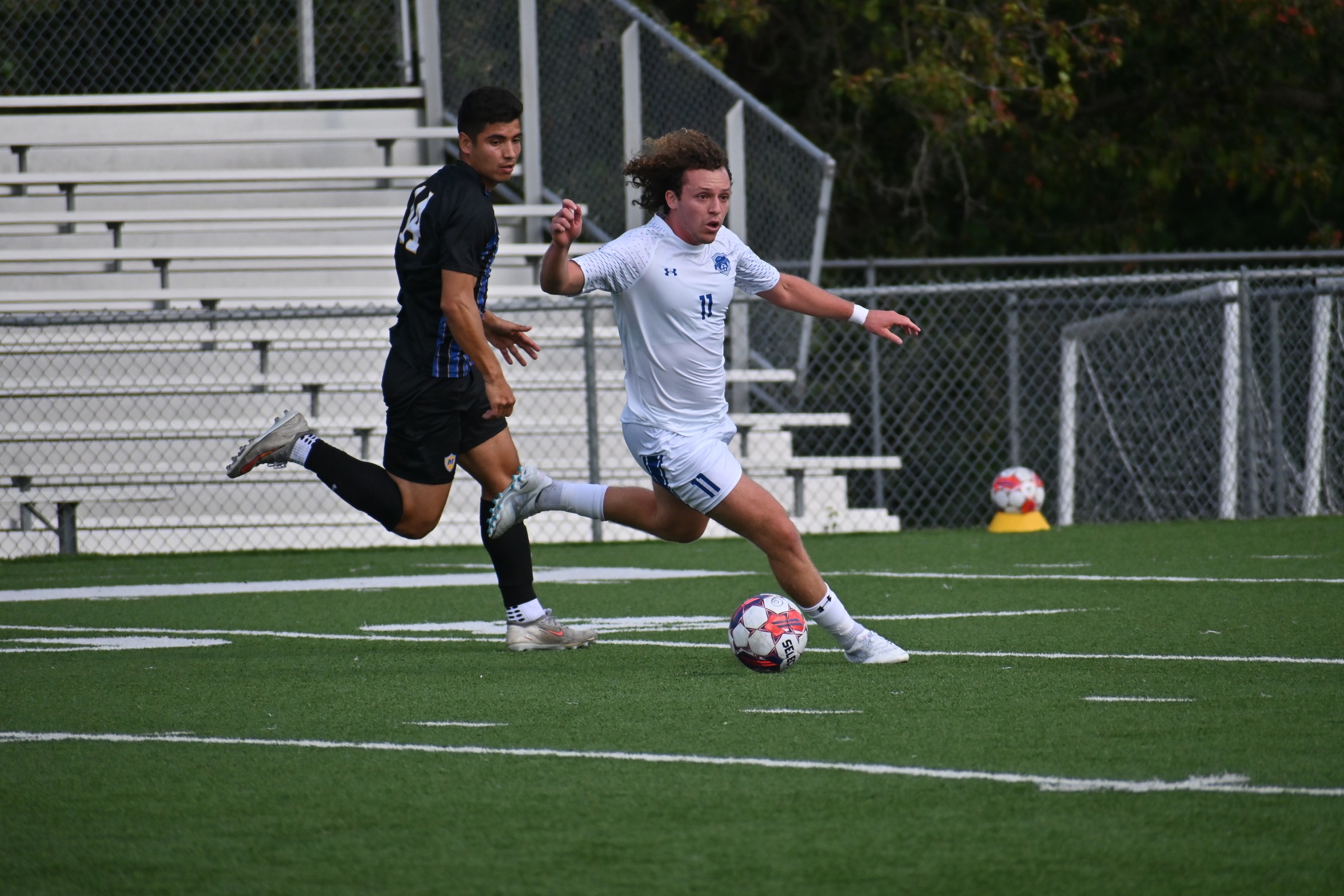 Cougars Tie No. 9 Wildcats on the Road